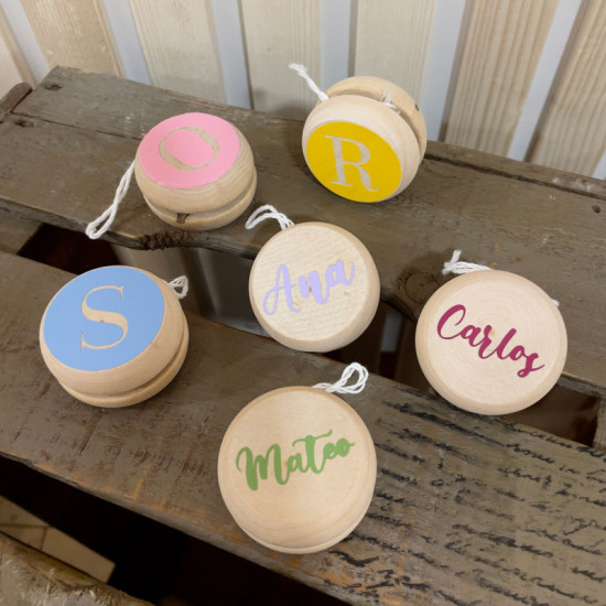 YOYO PERSONALIZADO INICIAL MADERA