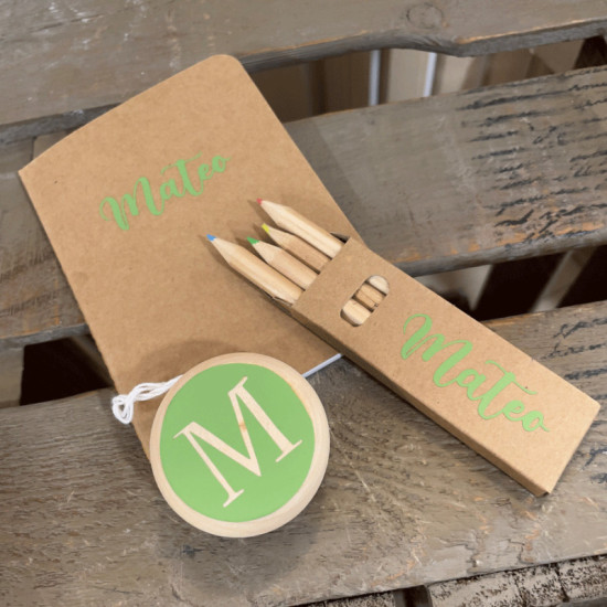 SET YOYÓ + LIBRETA PERSONALIZADA Y LÁPICES COLORES