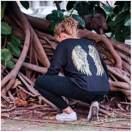 SUDADERA ALAS NEGRA